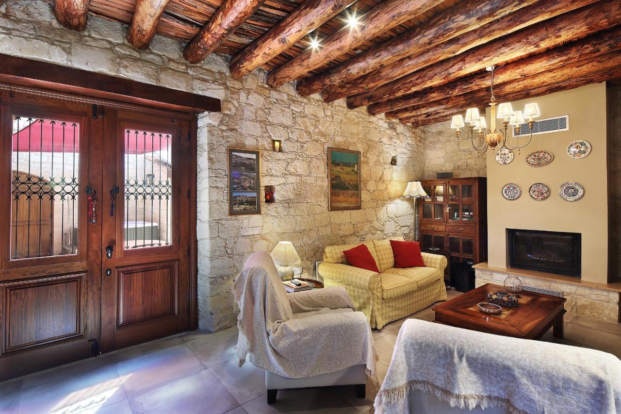 Kantara House - A Rural Retreat Of Comfort & Class! Arsos 외부 사진