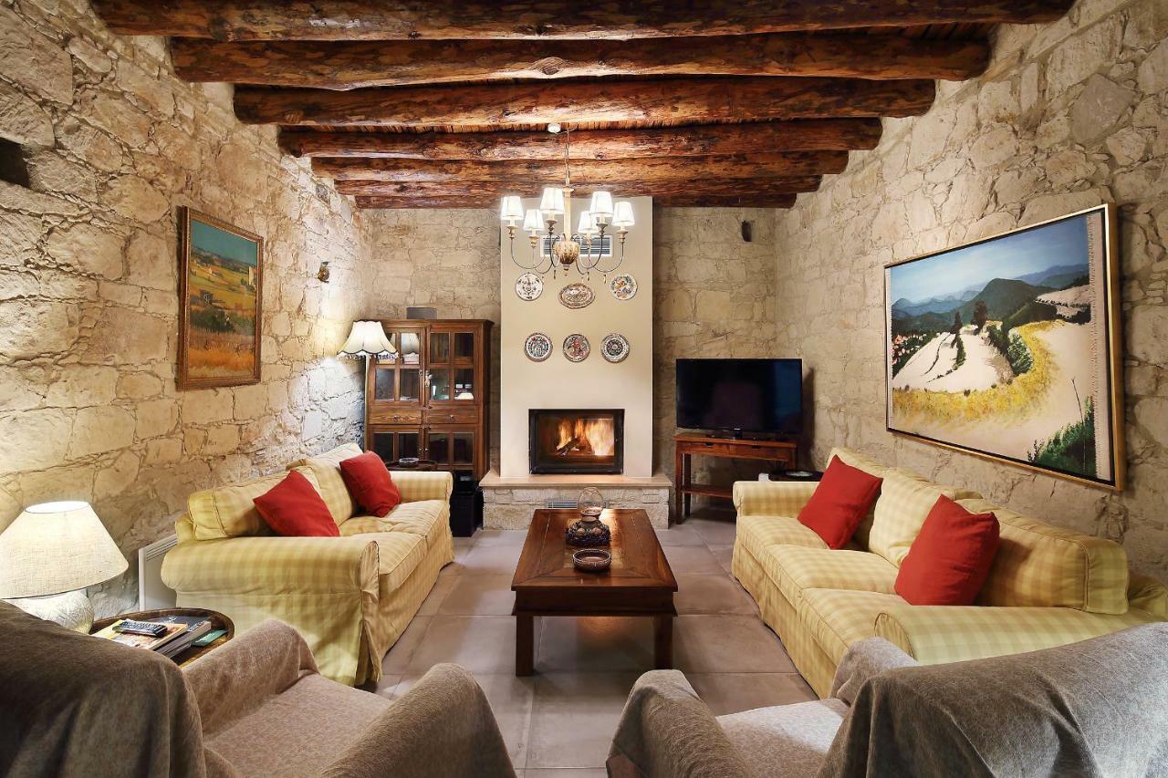 Kantara House - A Rural Retreat Of Comfort & Class! Arsos 외부 사진